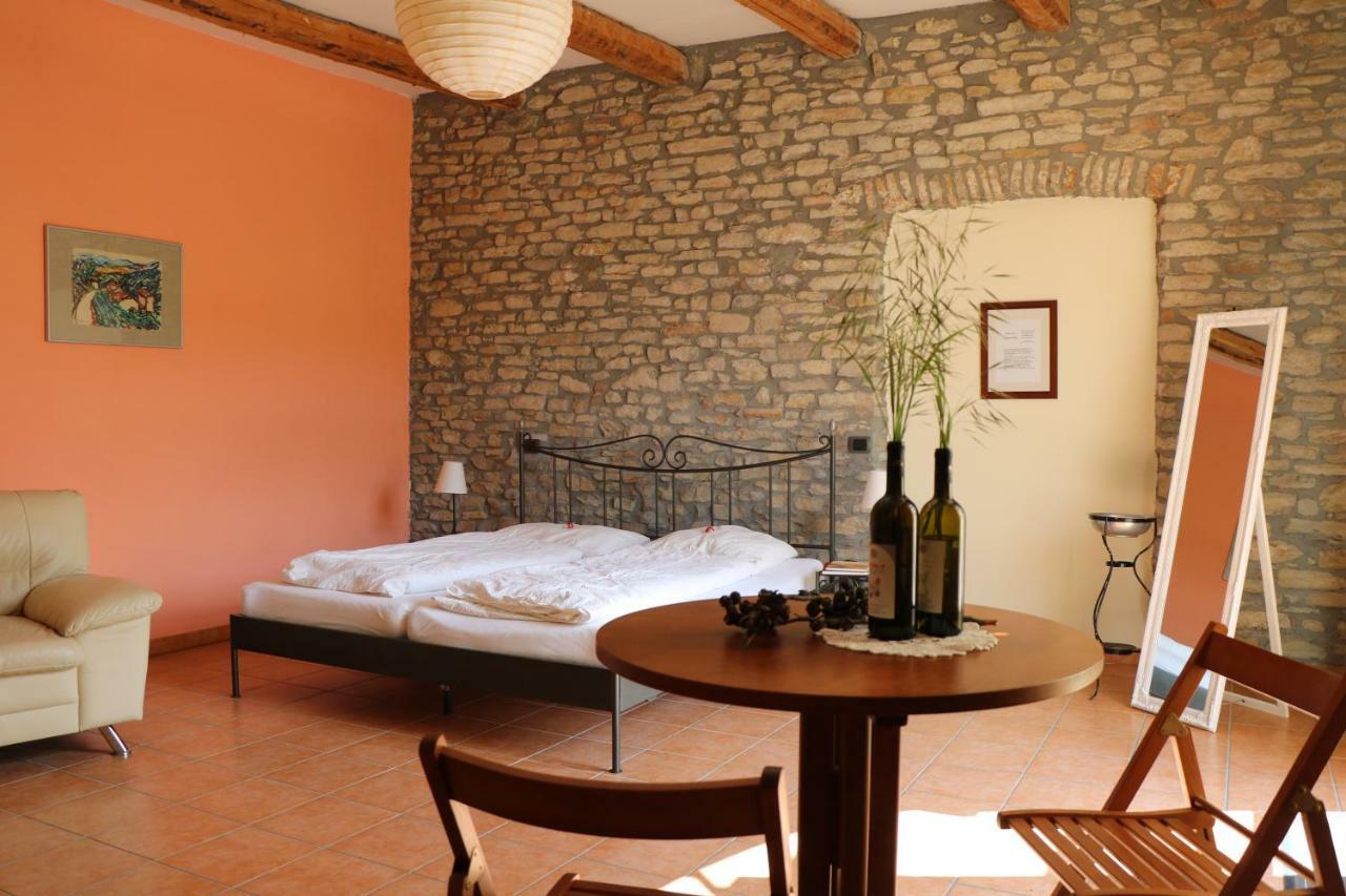 Casa Re - B&B E Vino A Montabone Exterior photo